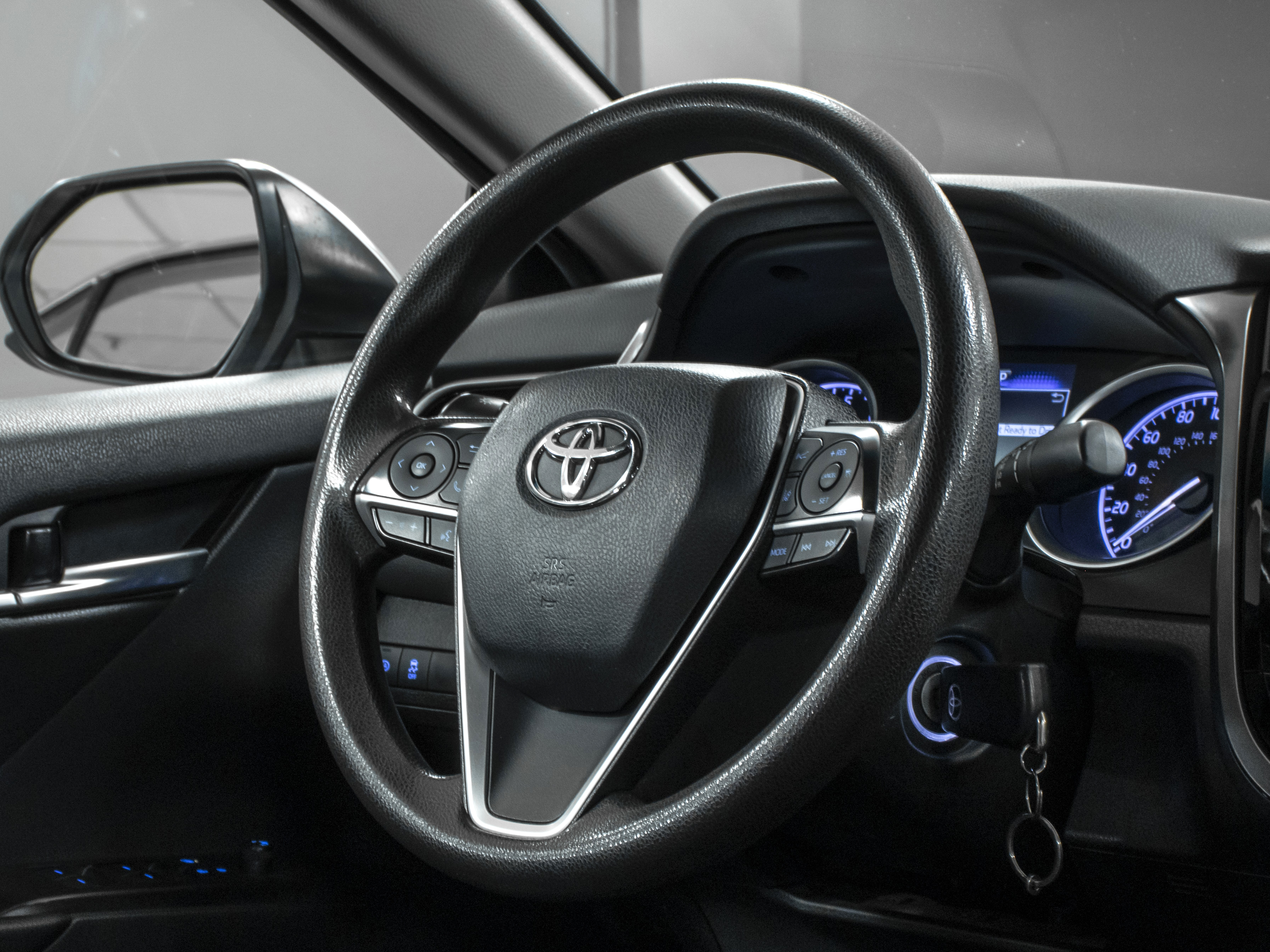 Toyota Camry 2.5i LE