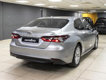Toyota Camry 2.5i LE