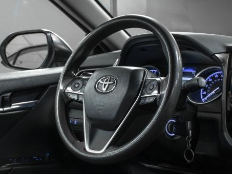 Toyota Camry 2.5i LE