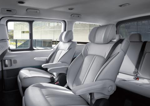 Hyundai Staria 2.2 CRDi 4WD Luxe