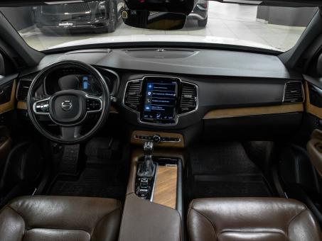 Volvo XC90 T6