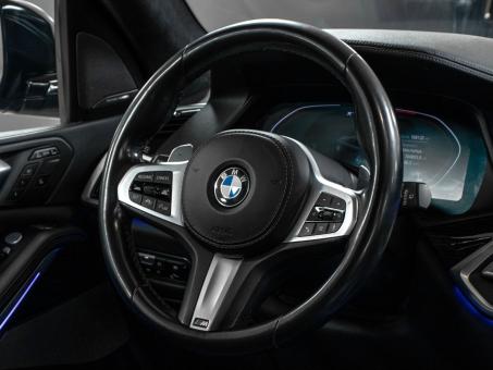 BMW X7 M50D