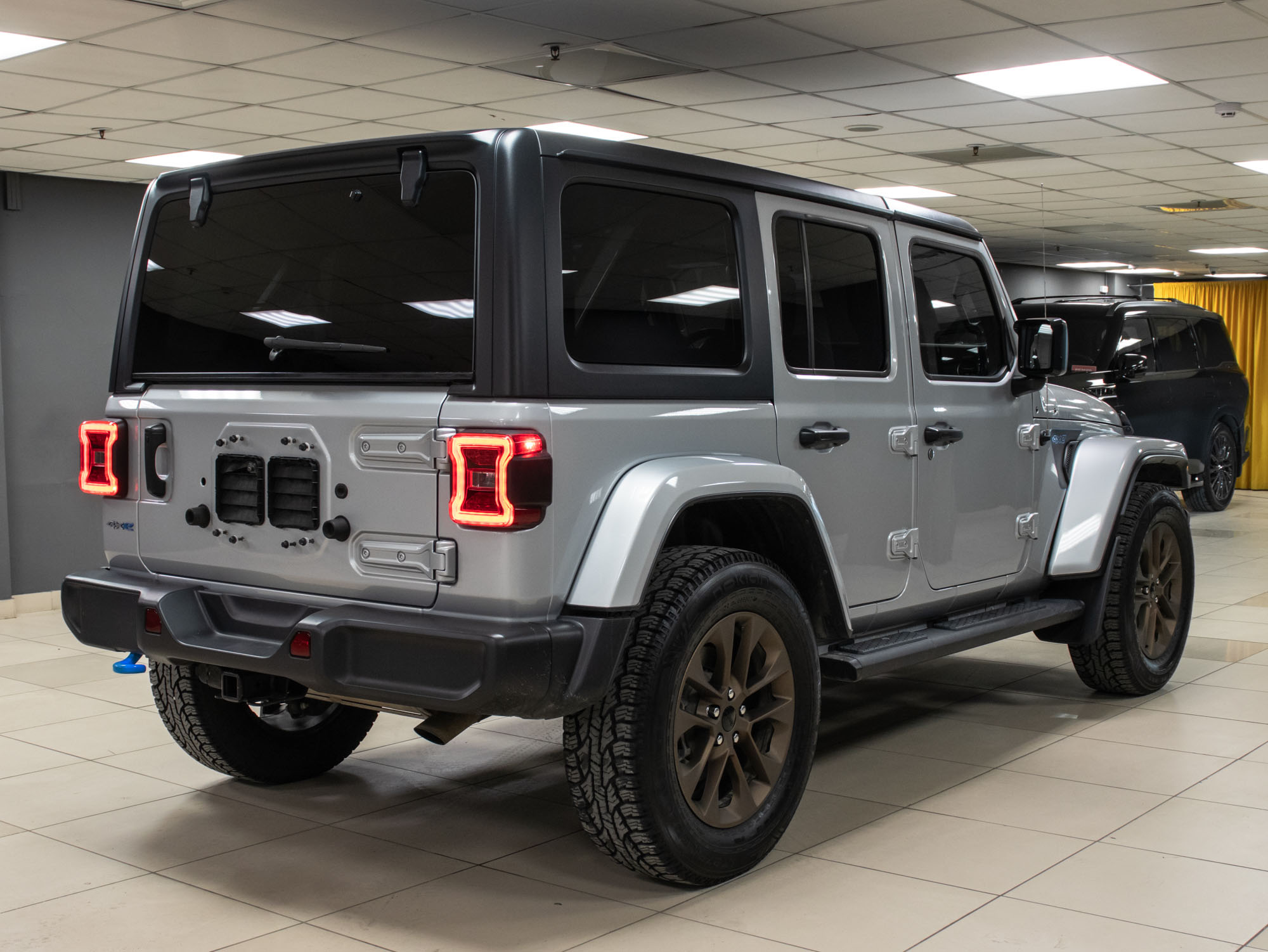 Jeep Wrangler Sahara 4XE Plug-in Hybrid