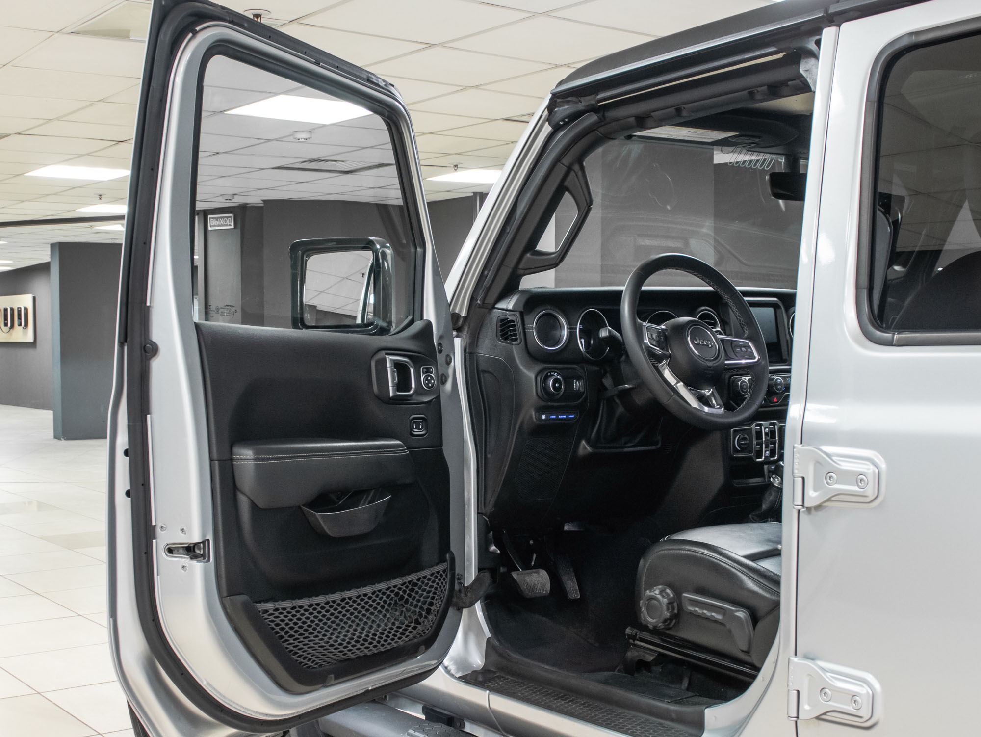 Jeep Wrangler Sahara 4XE Plug-in Hybrid