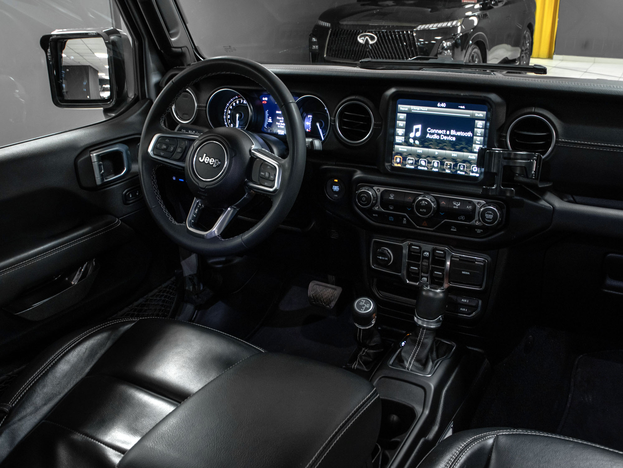 Jeep Wrangler Sahara 4XE Plug-in Hybrid