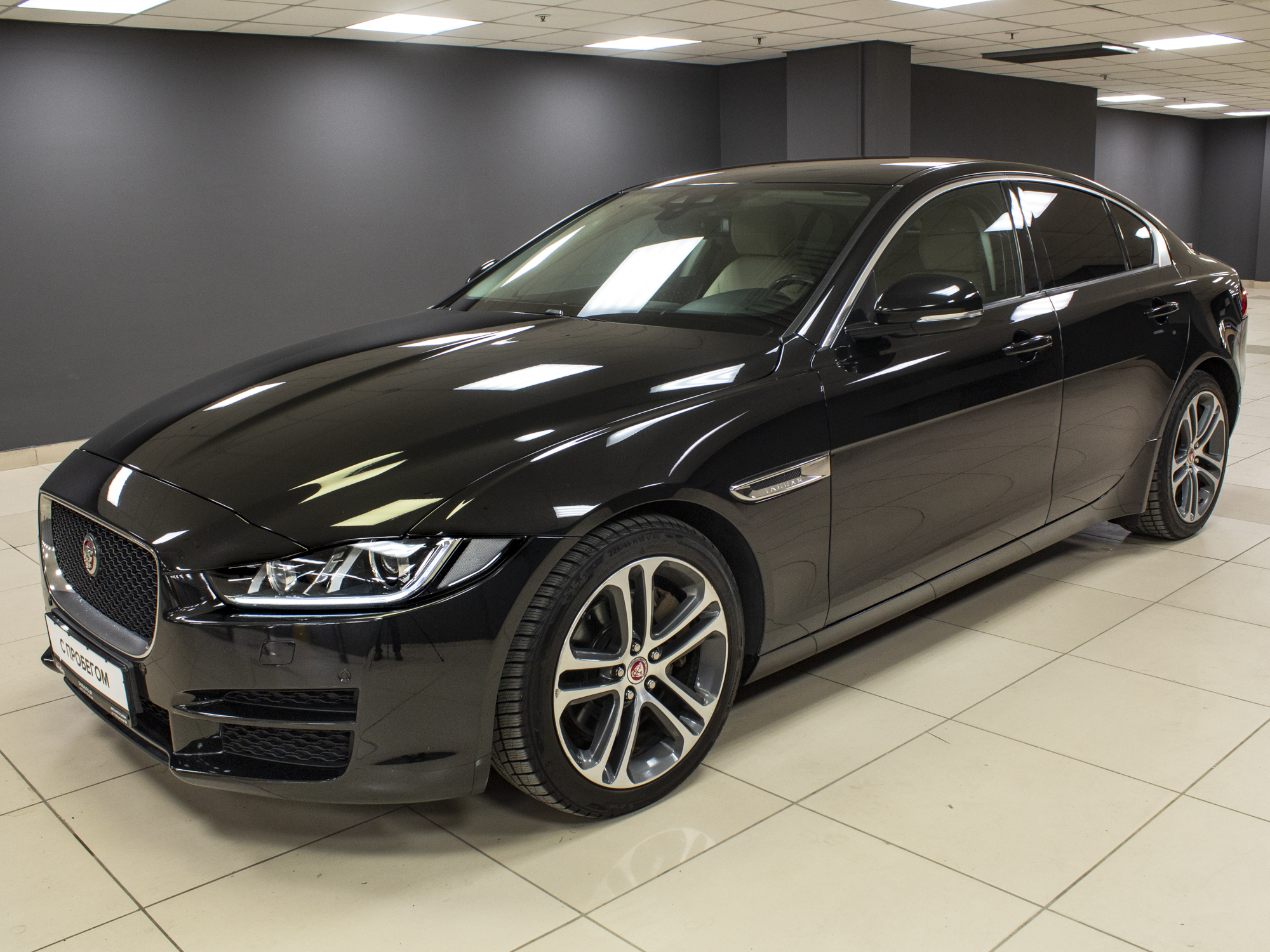 Jaguar XE 