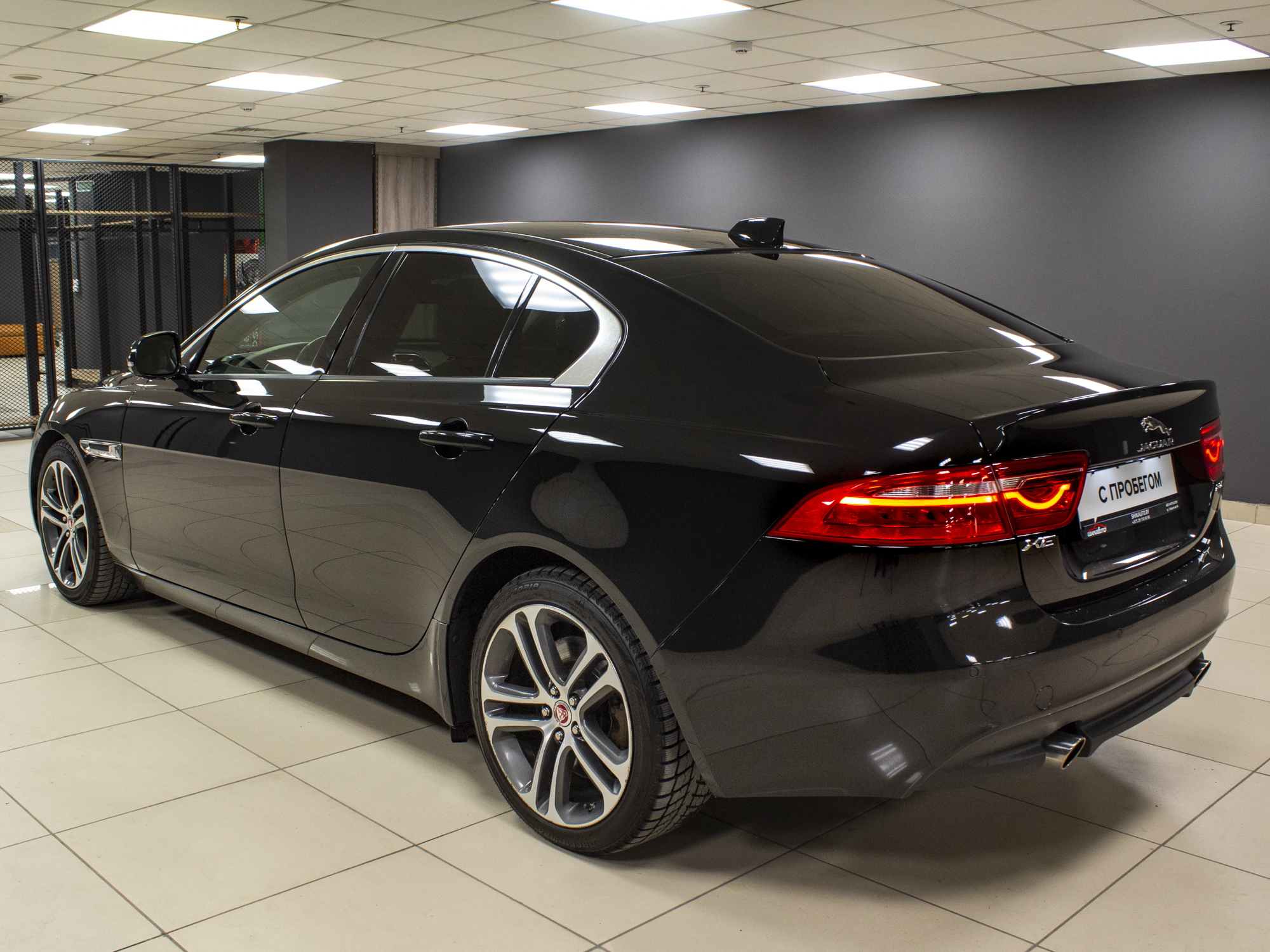 Jaguar XE 