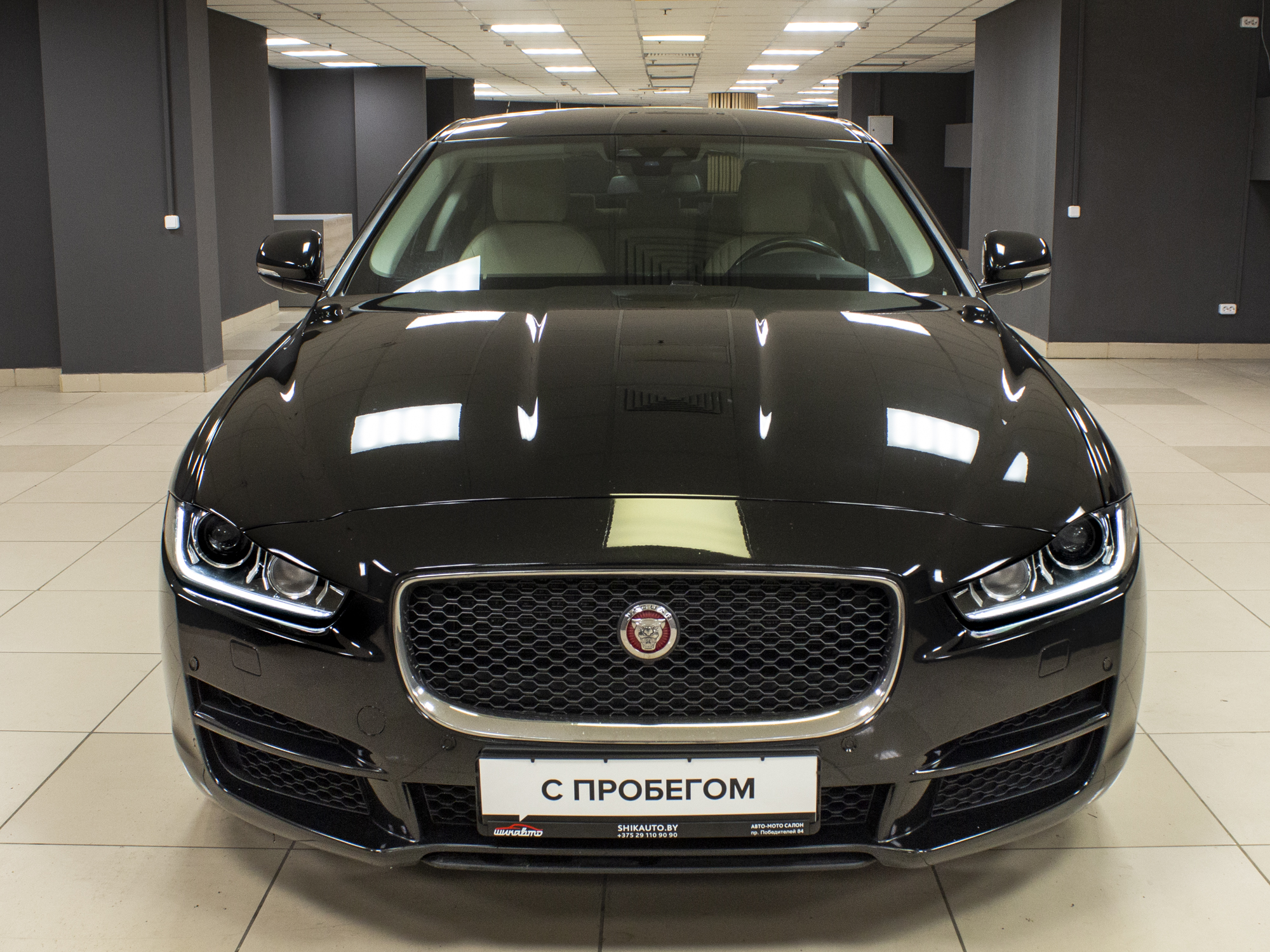 Jaguar XE 
