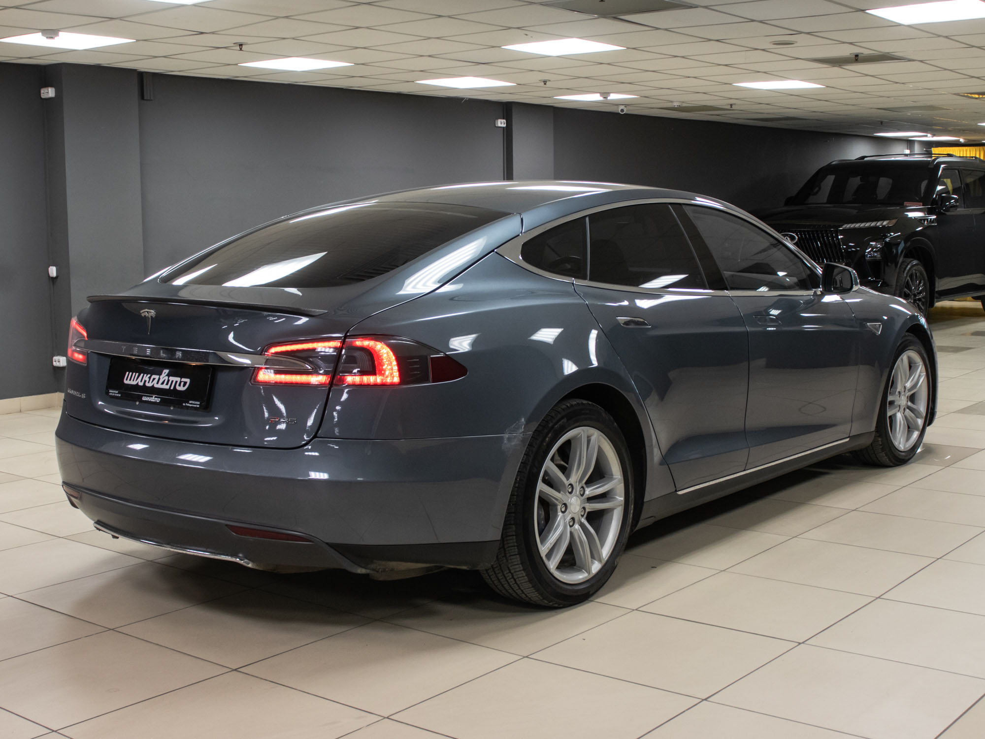 Tesla Model S P85