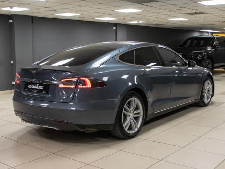 Tesla Model S P85