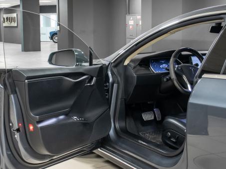 Tesla Model S P85