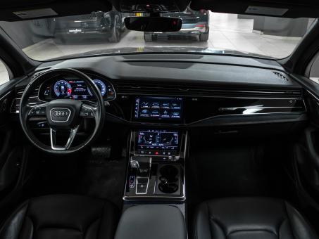 Audi Q7 quattro 2.0
