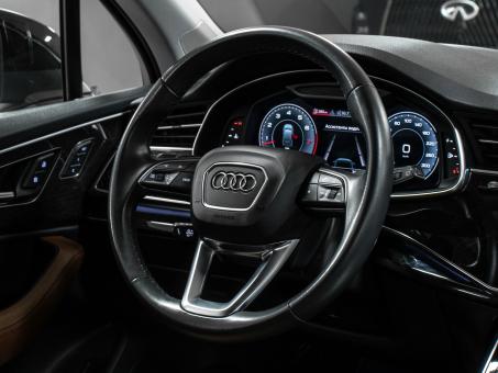 Audi Q7 quattro 3,0i