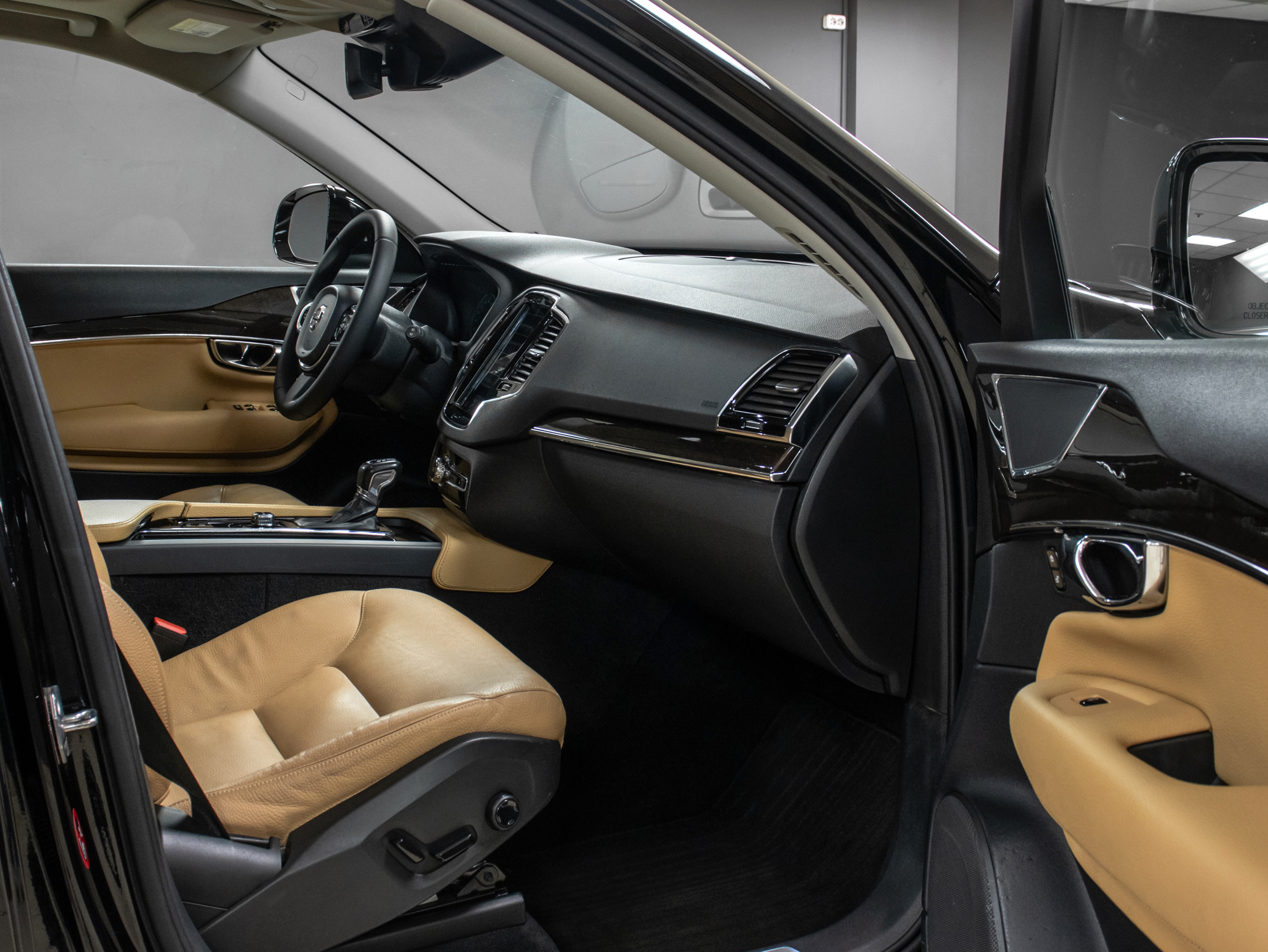 Volvo XC90 T6