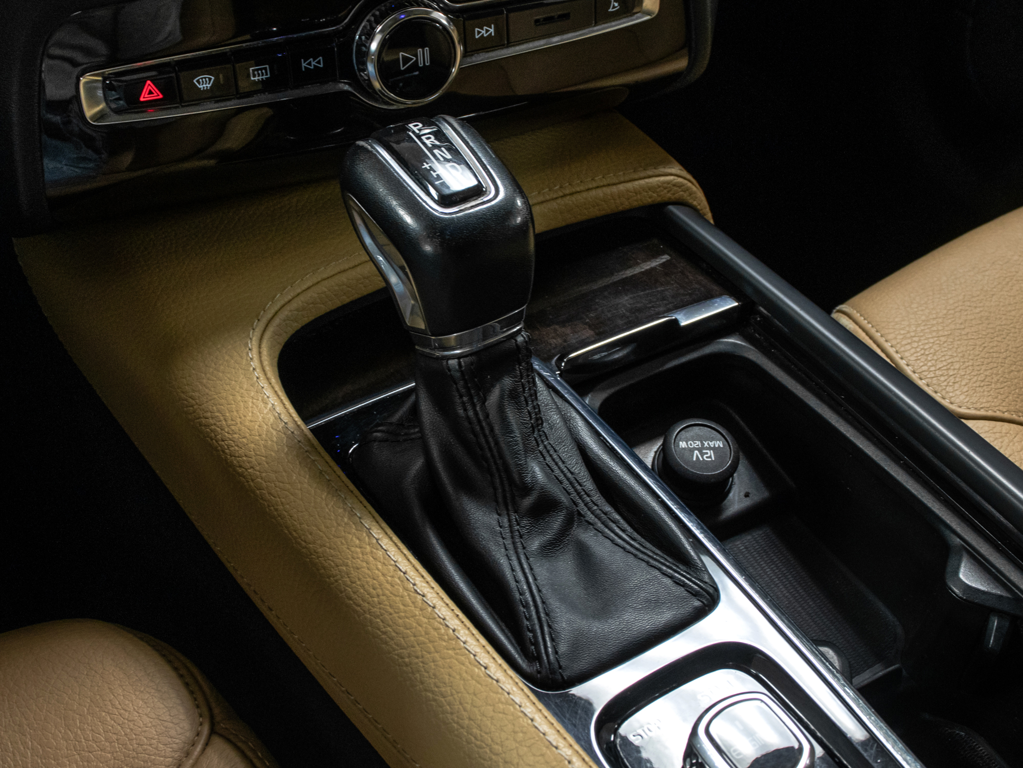 Volvo XC90 T6