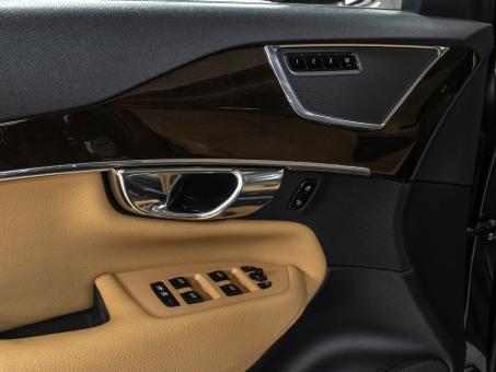 Volvo XC90 T6