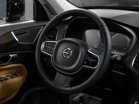 Volvo XC90 T6
