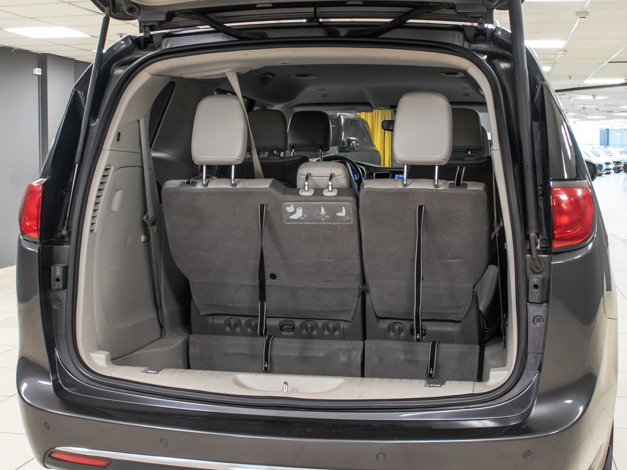 Chrysler Pacifica Touring L