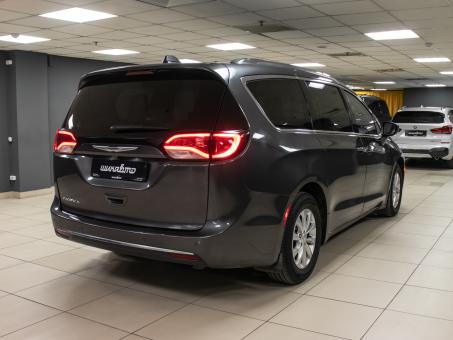 Chrysler Pacifica Touring L