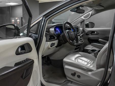 Chrysler Pacifica Touring L
