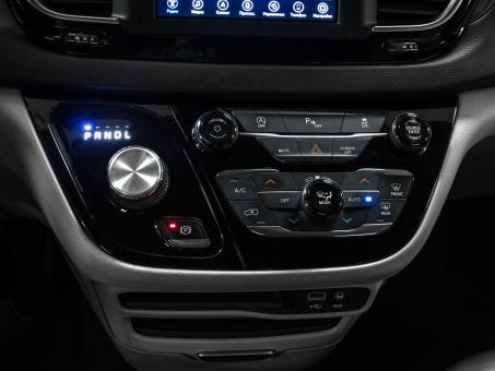 Chrysler Pacifica Touring L