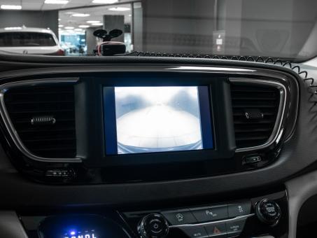 Chrysler Pacifica Touring L