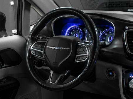 Chrysler Pacifica Touring L