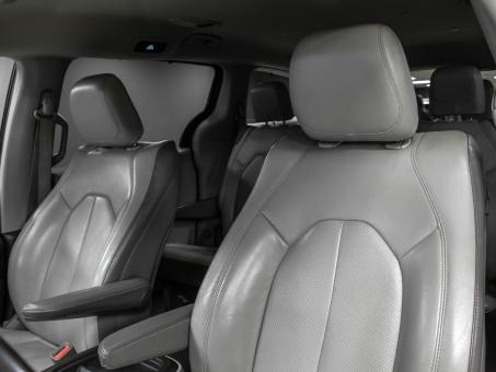 Chrysler Pacifica Touring L