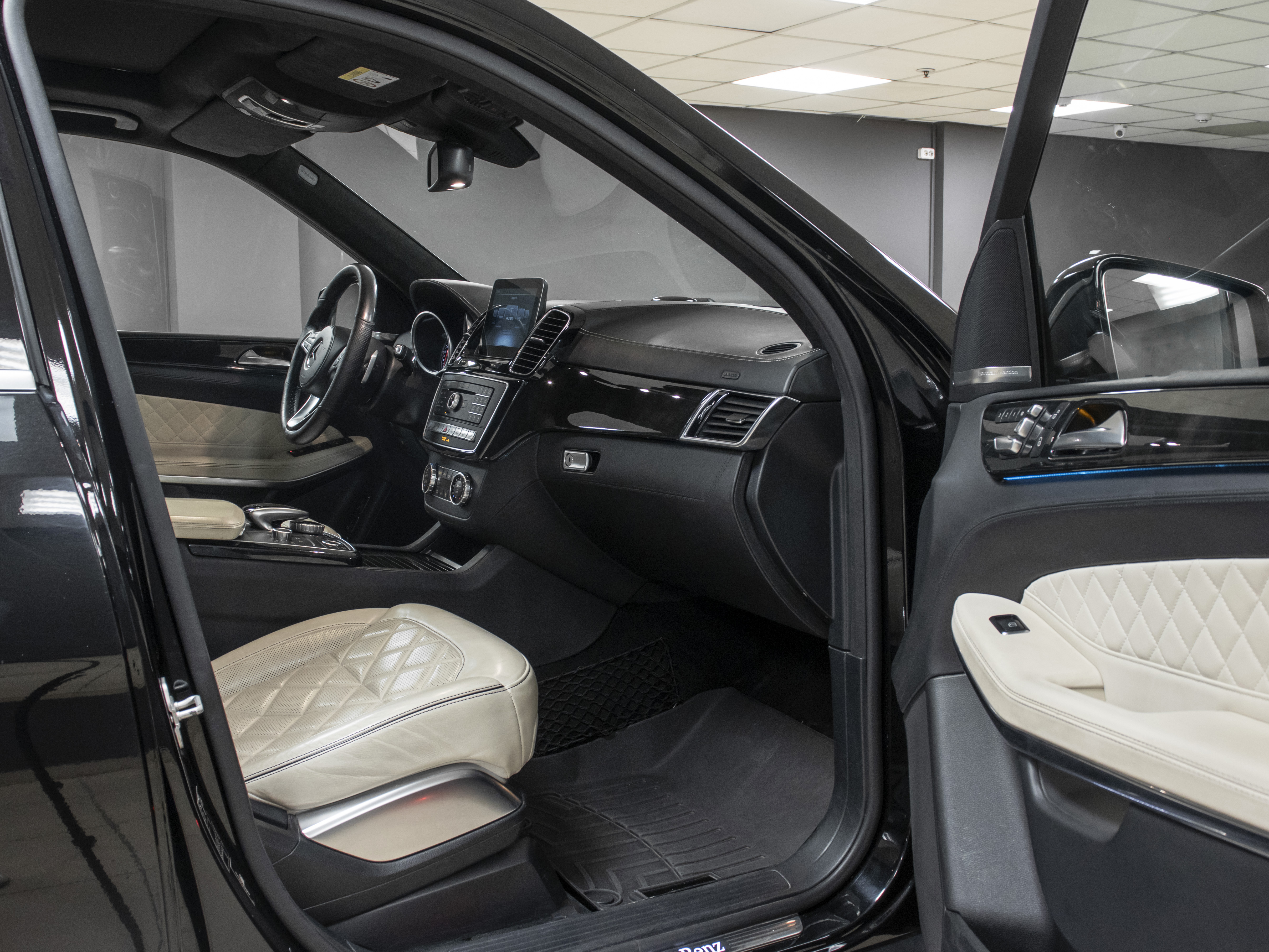 Mercedes-Benz GLS 500