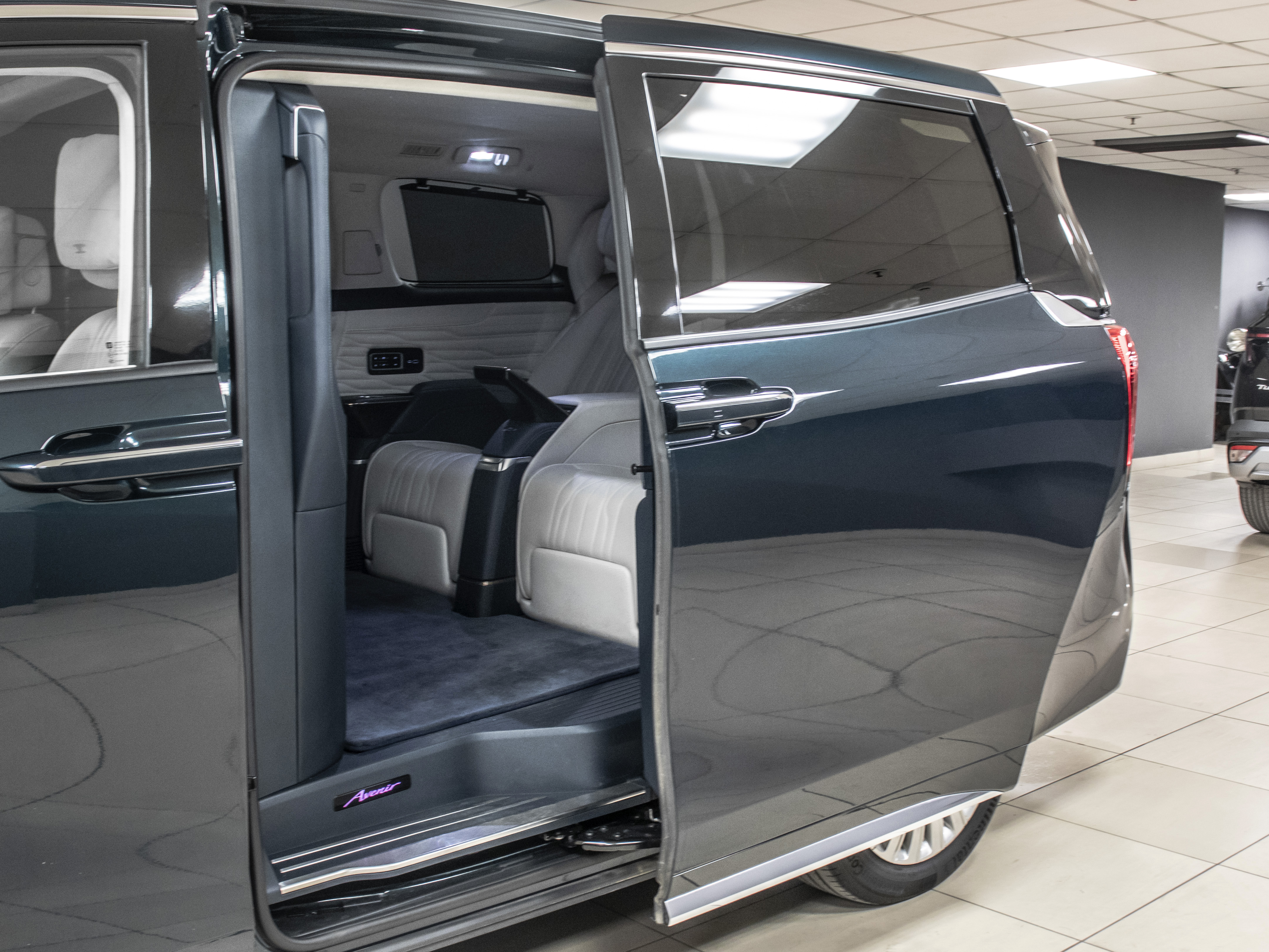 Buick GL8 IV Century Avenir 
