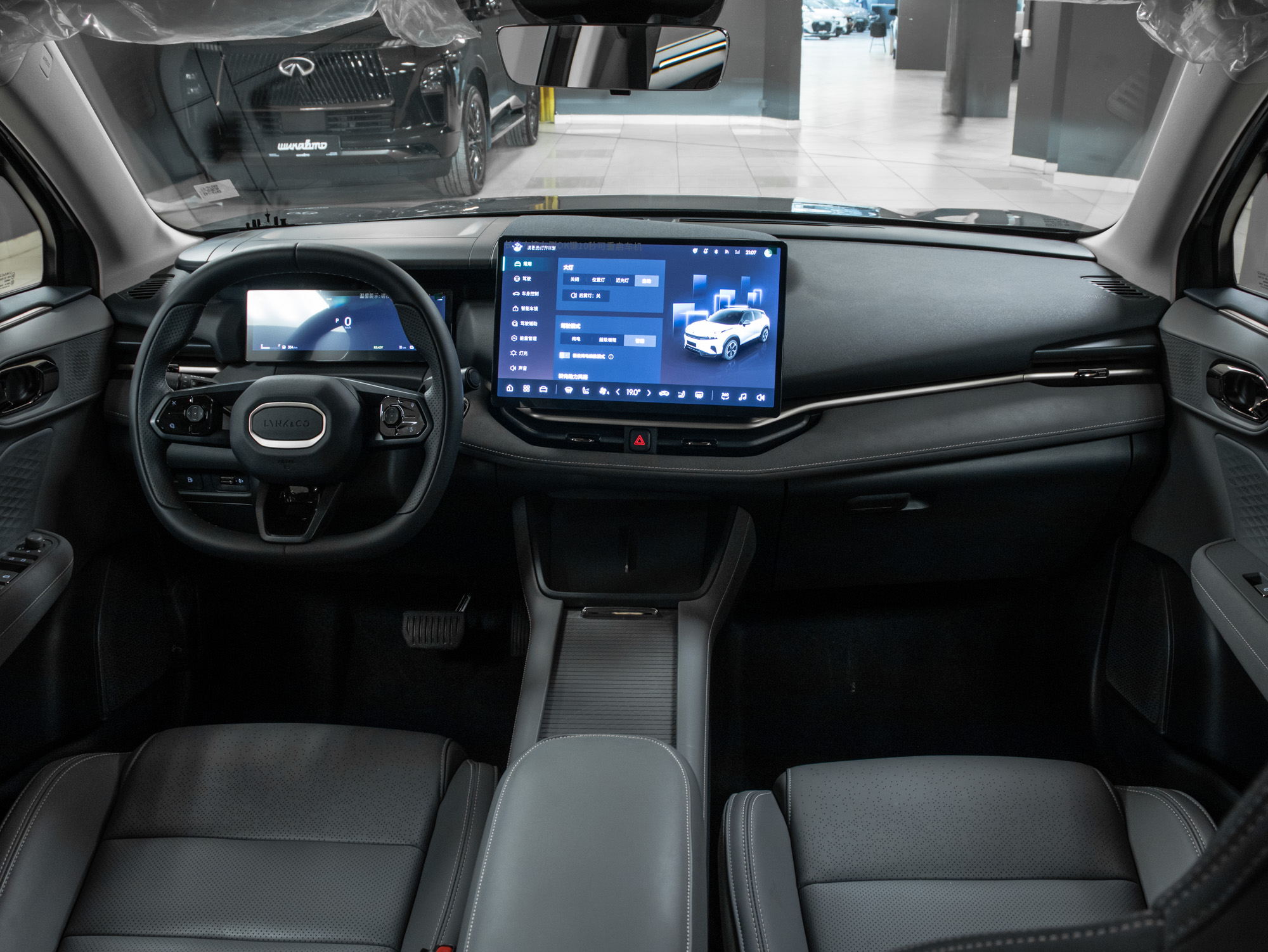 Lynk&Co 0 6 