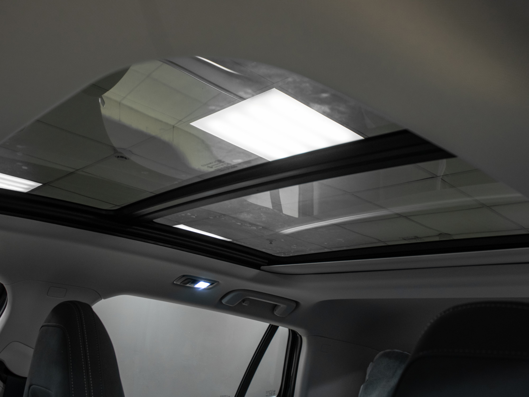 Lynk&Co 0 6 