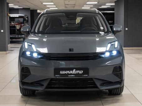Lynk&Co 0 6 