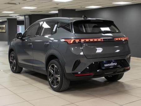 Lynk&Co 0 6 