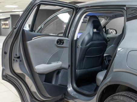 Lynk&Co 0 6 