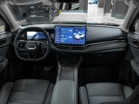Lynk&Co 0 6 