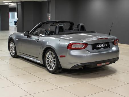 Fiat 124 Spider 