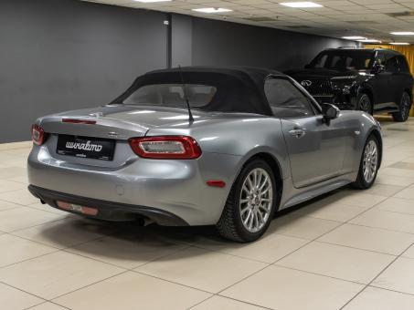 Fiat 124 Spider 