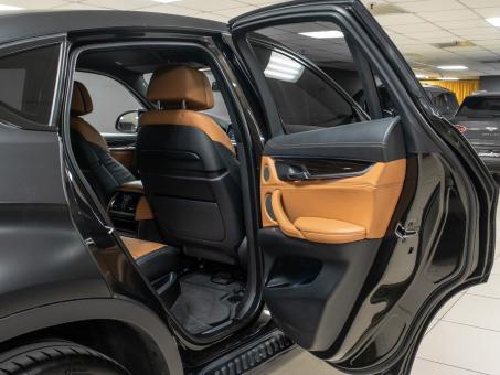 BMW X6 xDrive50i