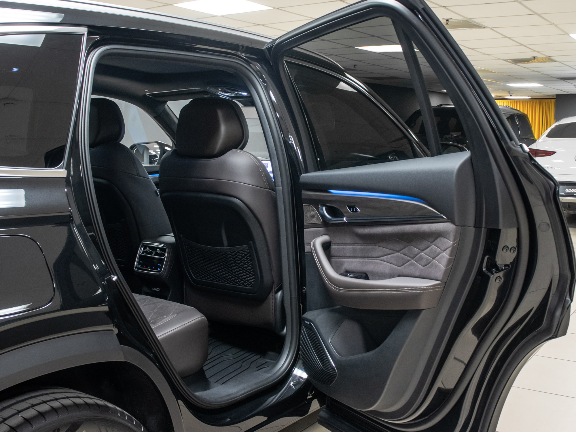 Geely Xingyue L Full Moon
