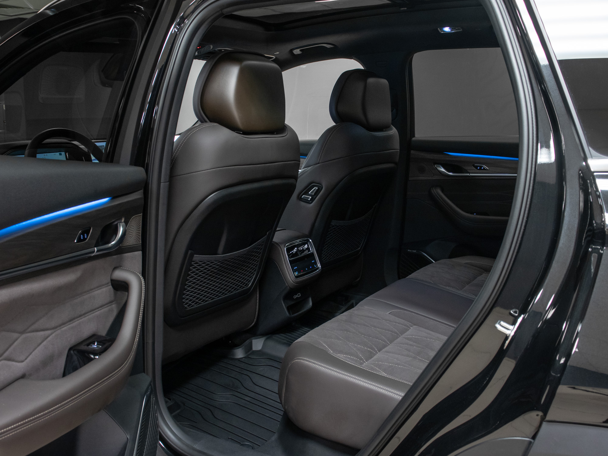 Geely Xingyue L Full Moon
