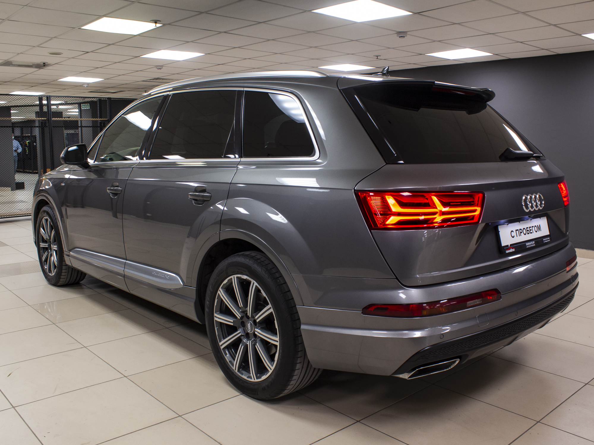 Audi Q7 5 мест