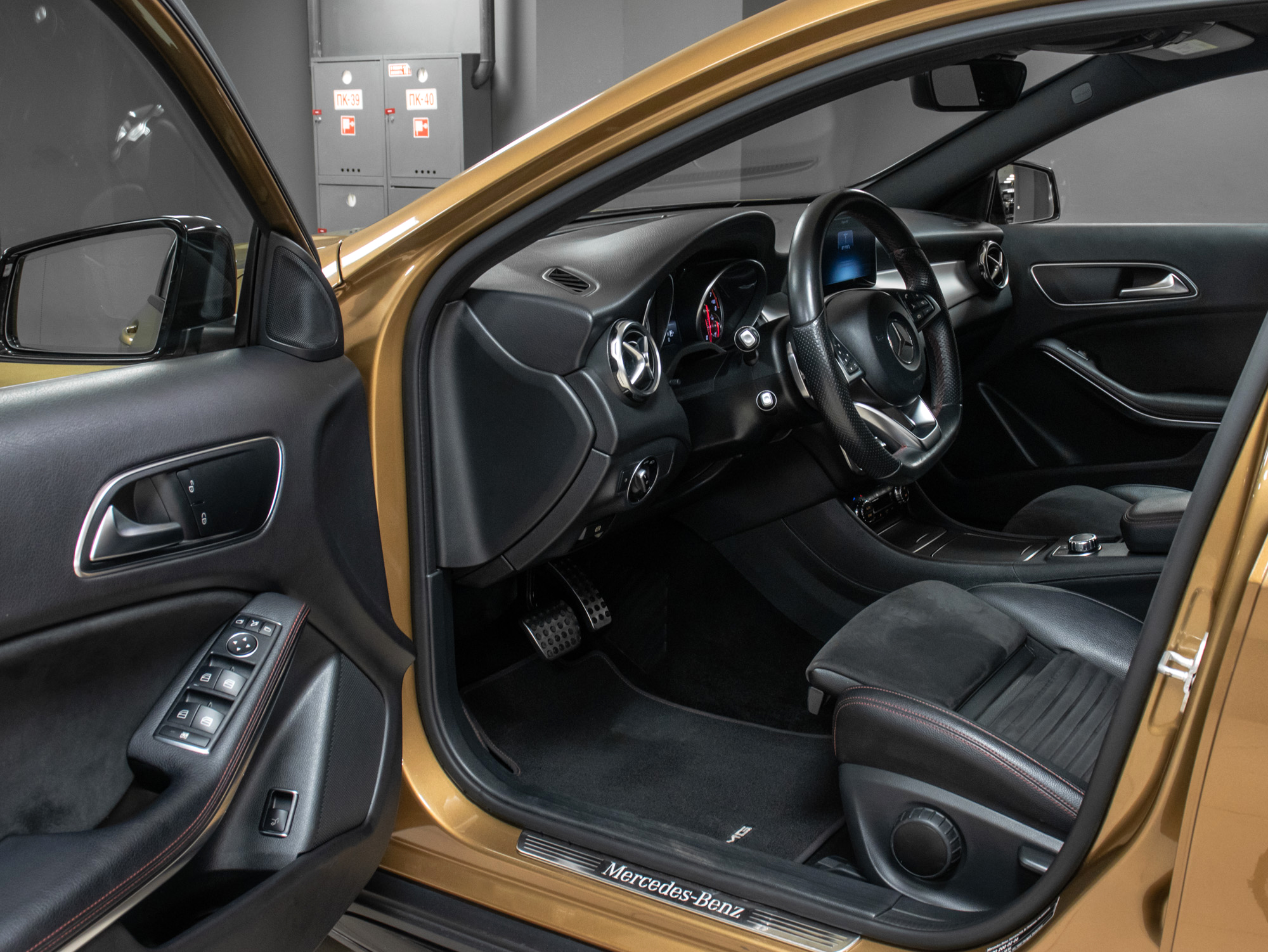 Mercedes-Benz GLA 200