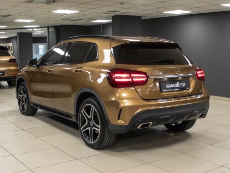 Mercedes-Benz GLA 200