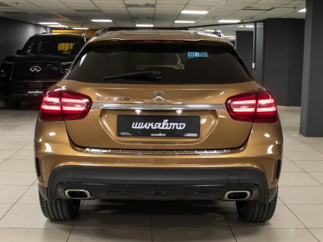 Mercedes-Benz GLA 200