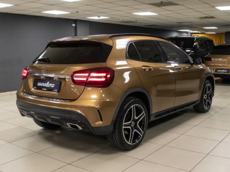 Mercedes-Benz GLA 200