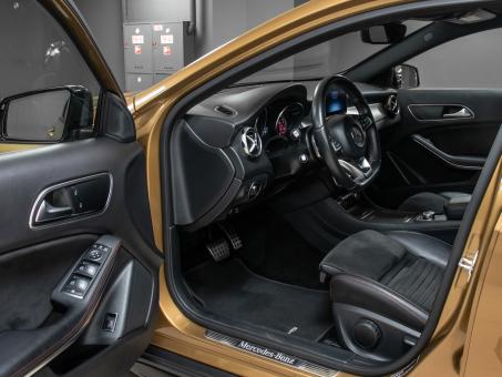 Mercedes-Benz GLA 200