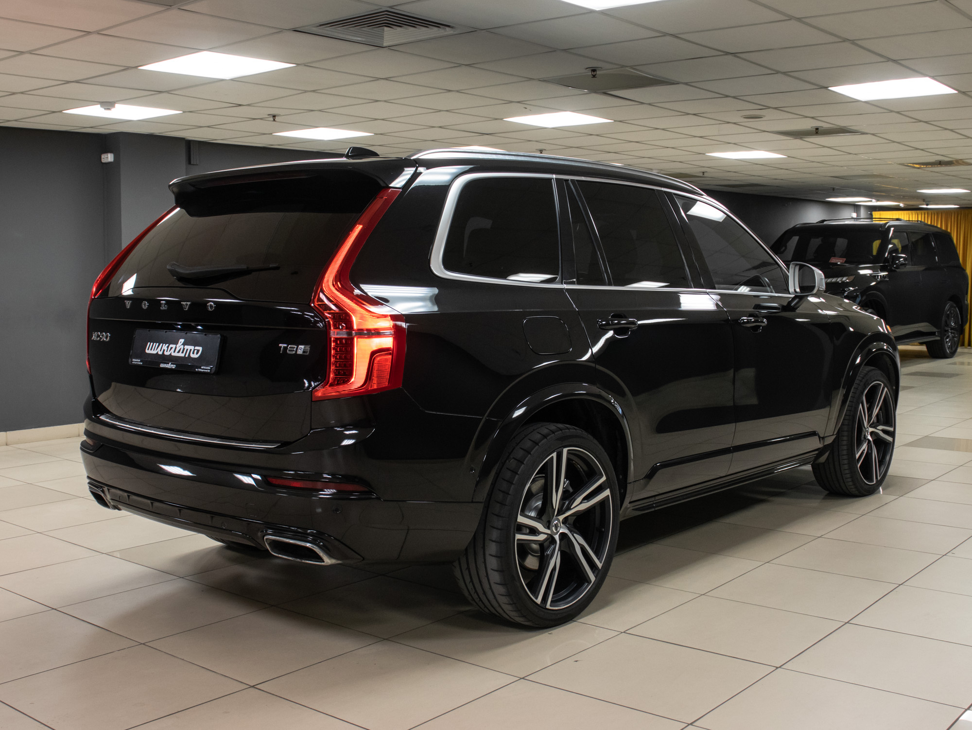 Volvo XC90 R-Design