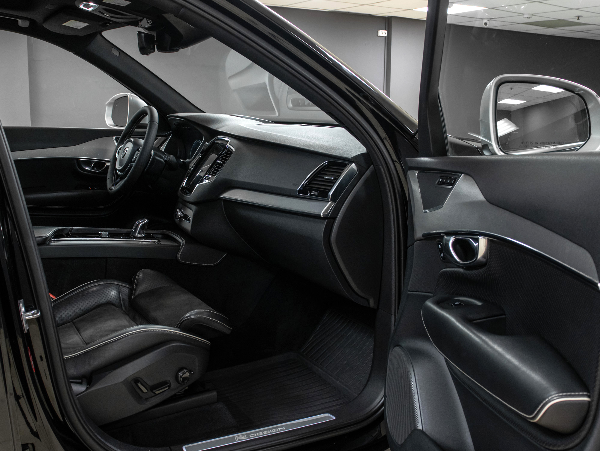 Volvo XC90 R-Design