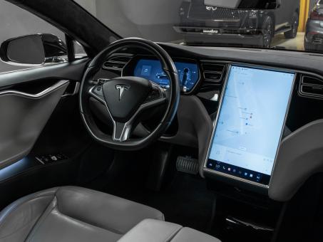 Tesla Model S 70